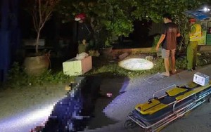 Nạn nhân tử vong cách nhà 1 km, nghi phạm vẫn cầm hung khí sau khi gây án