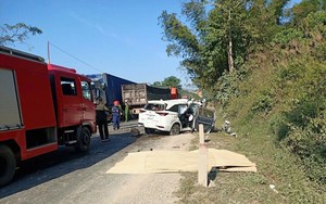 Ô tô 7 chỗ tông vào xe đầu kéo, 6 người thương vong ở Lạng Sơn