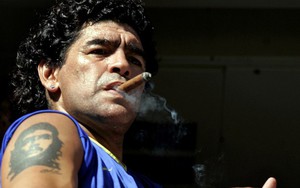 Rợn người những phút cuối đời của huyền thoại bóng đá Maradona: “Ngôi nhà kinh hoàng”, cơ thể sưng phồng, bị bỏ mặc tàn nhẫn