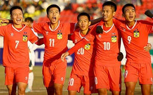 Tuyển Lào tiếp đà thăng hoa, thắng 3 trận liền ở giải châu Á, ganh đua quyết liệt ngôi đầu bảng