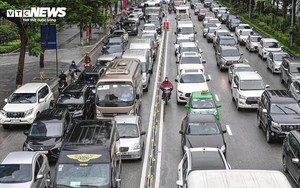 Từ 7/2026, taxi và xe kinh doanh đến 8 chỗ đầu tư mới phải dùng năng lượng xanh