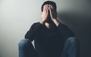Nam thanh niên 25 tuổi thất nghiệp, mê mẩn hành động này đến mức phải cầu cứu bác sĩ
