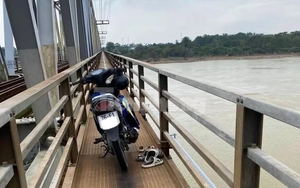 Vụ cha ôm hai con nhảy xuống sông: Lôi theo con cái để cùng chết là tội ác