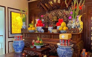 Quen tay đặt 4 thứ dưới chân bàn thờ: Thần Tài ghét bỏ, gia chủ nghèo khó quanh năm