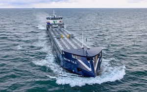 Tàu chở hàng đầu tiên trên thế giới lắp hệ thống năng lượng Mặt Trời