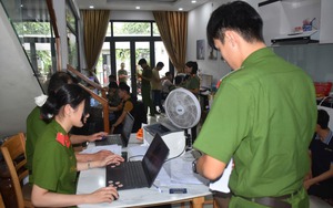 Khám xét 2 căn nhà, bắt Đào Xuân Hoàng và 25 đối tượng