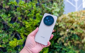 Điện thoại Vivo gây ấn tượng nhất lúc này: Camera tele 200MP vượt trội, pin 6.510mAh, giá hời đến khó tin