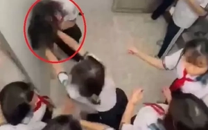 Vụ nữ sinh lớp 8 bị đánh hội đồng trong nhà vệ sinh: Rạn 3 xương sườn