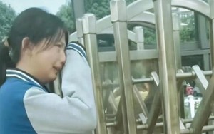 Giấy báo trúng tuyển ĐH bị cha giấu đi, con gái bỏ nhà 10 năm, ngày cha mất về dọn di vật rồi nằm khóc cả đêm