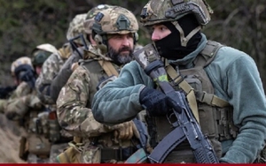 Vì sao tên lửa Nga có thể bắn trúng lễ trao huân chương của lữ đoàn Ukraine?