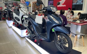 Honda ra mắt SH, Air Blade 2026, đại lý "xả kho" đời cũ: Giá xe giảm kịch sàn, SH 350i mất hơn 24 triệu