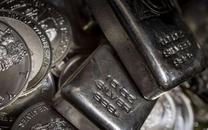 Mỹ đưa bạc vào danh sách khoáng sản quan trọng, mở đường cho áp thuế: “Cơn địa chấn” mới trên thị trường kim loại quý?