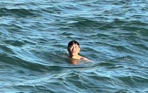 Kỳ tích: Tìm thấy người thứ 2 trong 3 người ở Lý Sơn bị sóng cuốn trôi sau 2 ngày