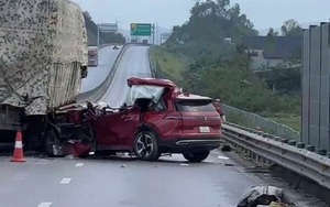 Ô tô va chạm với xe đầu kéo trên cao tốc ở Thanh Hóa, 4 người thương vong