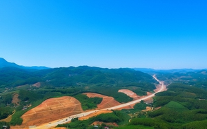 Gần 200 mũi thi công, hơn 1.600 công nhân và 1.400 máy móc đẩy nhanh tiến độ, quyết hoàn thành cao tốc 105km theo chỉ đạo của Thủ tướng