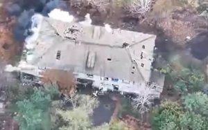 Hỏa lực đánh sập 16 kho đạn, bắn rụng tiêm kích Su-27