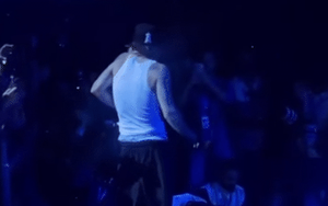 Ca sĩ có cát-xê đám cưới cao nhất thế giới: Hát 10 bài nhận 260 tỷ, được nhà tỷ phú tiếp đón như lãnh đạo cấp cao