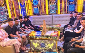 Bắt quả tang 18 đối tượng tại phòng karaoke “VIP 6” và “VIP 13”