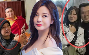 Triệu Vy giờ khổ đến vậy sao: Ăn quán vỉa hè, mặt mũi sưng húp