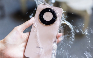 Tăng sốc 400% chỉ sau 48h mở bán: Điện thoại dùng liên tục 3 ngày mới cần sạc gây "sốt" Việt Nam