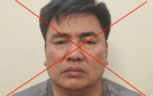 Xin bỏ qua vi phạm không được, tài xế đẩy CSGT vào đầu xe tải