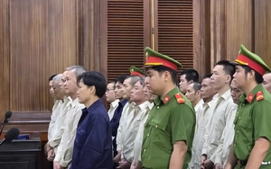 Nhiều công chức hải quan hầu toà trong vụ buôn lậu 1,7 triệu lít dầu