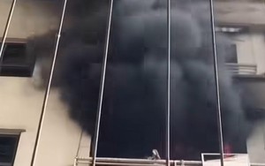 Cháy lớn tại chung cư cao tầng ở Hà Nội