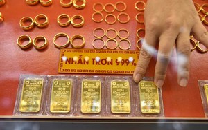 Giá vàng SJC lập kỷ lục mới, hơn 157 triệu đồng/lượng
