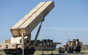 Tên lửa siêu vượt âm Dark Eagle hủy diệt mục tiêu cách 3500 km