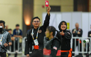 Náo loạn SEA Games: Thua Thái Lan, HLV Malaysia lao vào đòi "xử" trọng tài