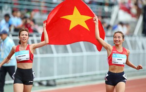 Đồng đội nói lời bất ngờ, Nguyễn Thị Oanh ngỡ ngàng rơi nước mắt