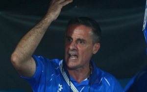 Trợ lý châu Âu của tuyển Việt Nam đòi tìm trọng tài “ăn thua đủ”, tranh cãi với quan chức SEA Games