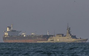 Giá dầu tăng vọt khi Mỹ lệnh phong tỏa tàu dầu bị trừng phạt ra vào Venezuela