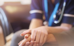 2 người đàn ông rủ nhau đi khám, cùng phát hiện nhiễm HIV: 2 hành vi này chính là nguyên nhân