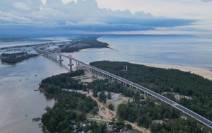 Chính thức: Hoàn thành công trình cấp đặc biệt - cầu vượt cửa biển nghìn tỷ dài nhất miền Trung