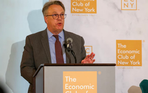 Quan chức có tiếng nói trong Fed tiết lộ khả năng hạ lãi suất trong tháng 1