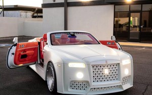 Rolls-Royce Dawn có bản độ cực dị: Giới hạn chỉ 25 khách, đầu xe 'không giống ai', đuôi xe thay mới hoàn toàn