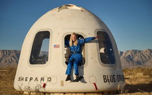 Kỹ sư viết nên kỳ tích khi dùng xe lăn bay vào vũ trụ