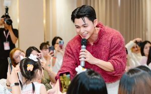 Jun Phạm làm bánh cùng fan, nói lý do lâu không đóng phim