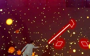 Màn trình diễn chưa từng có của đạo diễn Phạm Vĩnh Khương và một ảo thuật gia lập kỷ lục Guinness