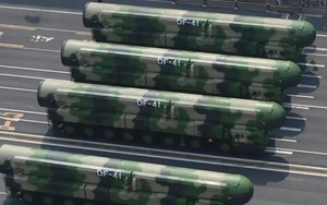 Hơn 100 tên lửa đạn đạo liên lục địa đã nạp vào hầm phóng?