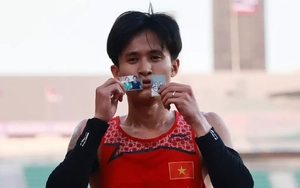 Khoảnh khắc đẹp SEA Games 33: Nguyễn Trung Cường và hai bức ảnh gia đình