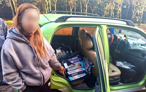 Bắt quả tang Nguyễn Thị Hồng Hoa