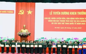 Bộ Quốc phòng khen thưởng HLV, VĐV đạt thành tích SEA Games 33