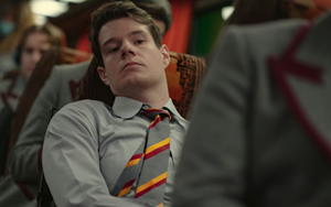 Xem phim Sex Education, tôi bật khóc nức nở: Lần đầu tiên sau 20 năm, tôi mới hiểu vì sao em trai ghét mình như vậy!