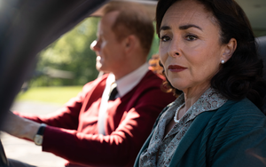 Xem phim Sex Education, tôi càng ngẫm càng thấy câu này đúng quá: Đây là lý do nhiều khi con người ta thích "làm phiền" nhau!