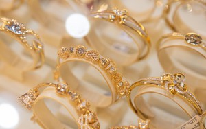 Giá vàng hôm nay 29/12: Tiếp tục giữ đỉnh lịch sử