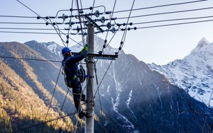 Trung Quốc phá vỡ "siêu code" độc quyền 30 năm của Mỹ: Tự làm phần mềm điều khiển lưới điện lớn nhất thế giới