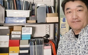 Nhà báo Nhật sở hữu 1.800 điện thoại bay sang Hàn Quốc chỉ để mua điện thoại gập ba của Samsung