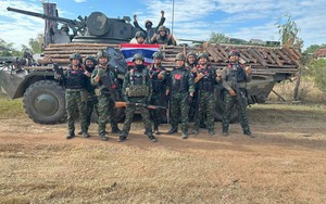 Lính Thái Lan gây ngạc nhiên khi 'bọc gỗ' cho hàng loạt thiết giáp